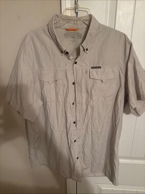 Field & Stream Short Sleeve Button-Down Shirt in Light Gray